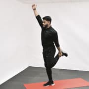 Walking Quadricep Stretch Demonstration