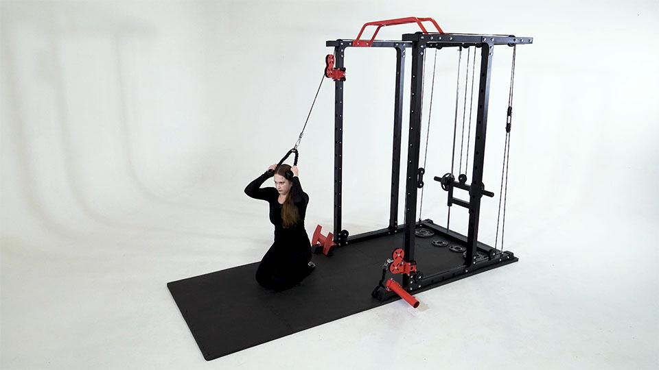 Cable Crunch Kneeling Rotation Demonstration