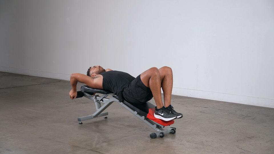 Decline Bench Knee Raise Demonstration