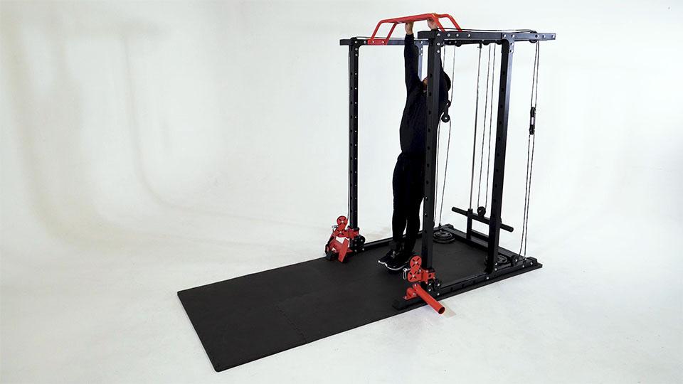 Weighted Hanging Knee Raise Demonstration