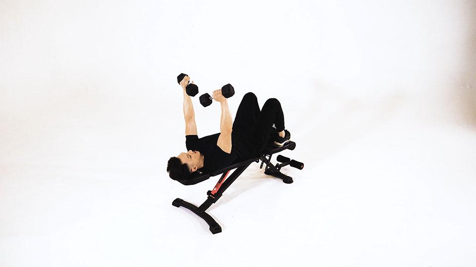 Dumbbell Alternating Tricep Extension Demonstration