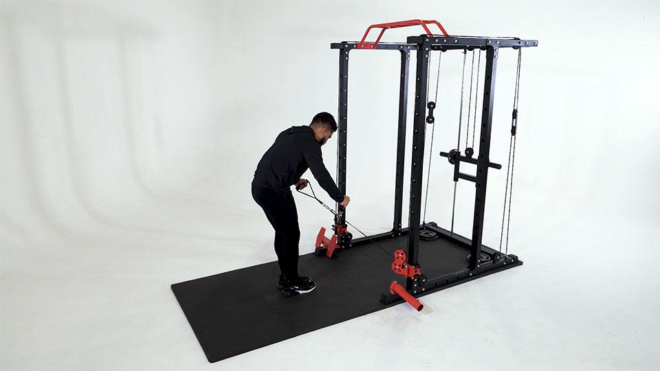 Cable Bent-Over Lateral Pulley  Demonstration