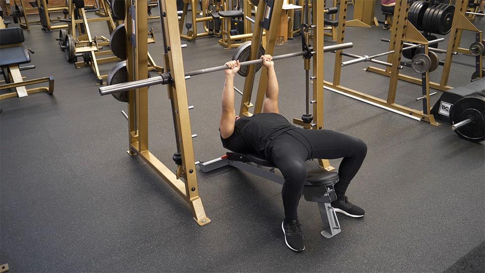Smith Machine Decline Bench Press (Close Grip) Demonstration