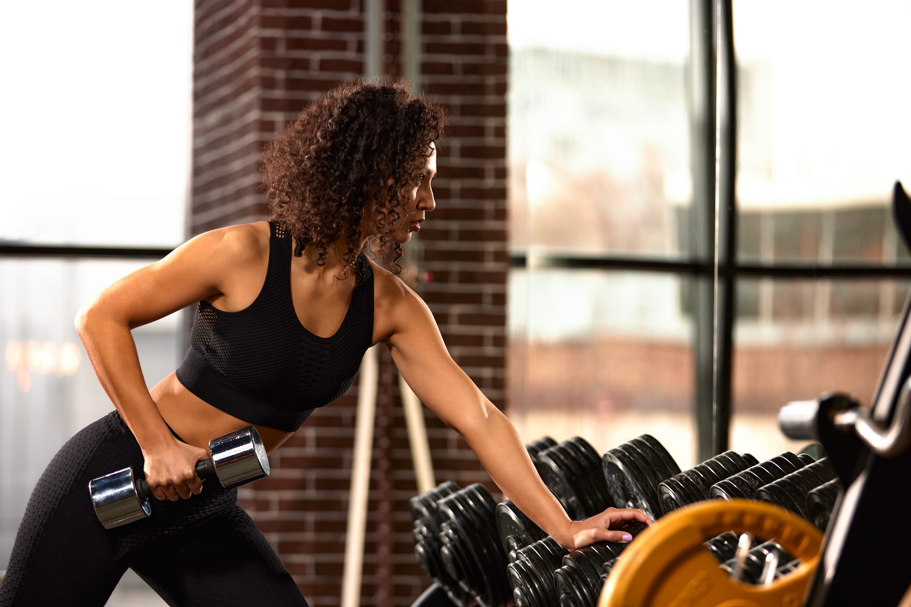 AI Workout Planner Vs Personal Trainer: 7 Key Differences And Which One’s Right For You