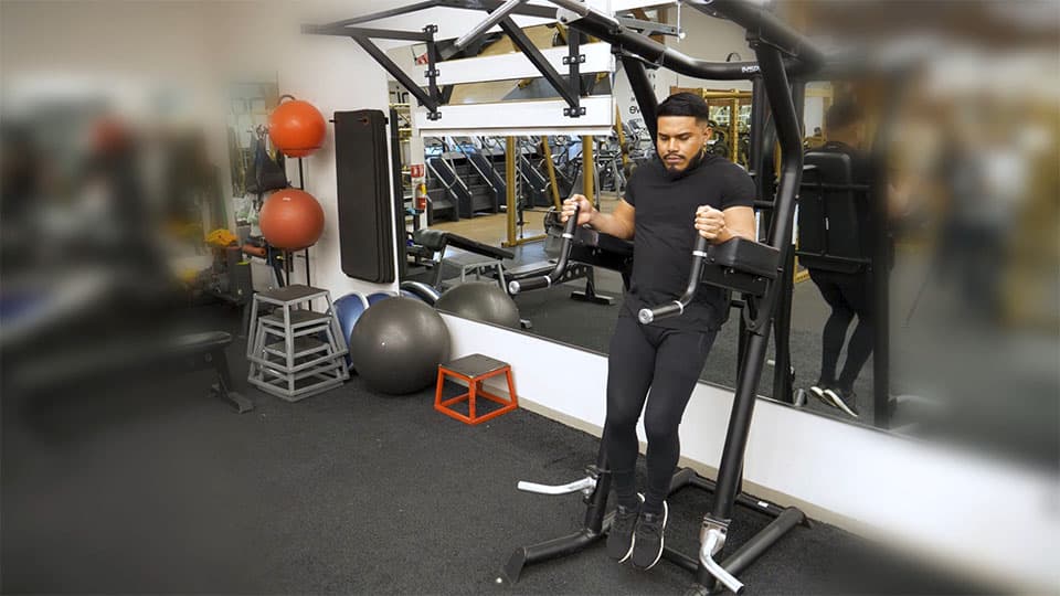 Roman Chair Rotational Knee Raise view 2