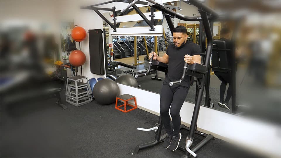 Roman Chair Rotational Knee Raise view 3