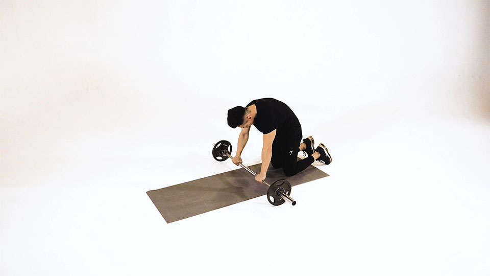Barbell Ab Rollout (Kneeling)