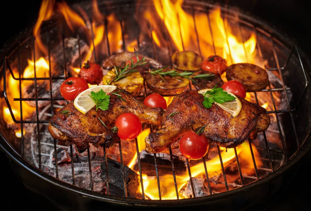 Barbecued chicken with lemon and tomatoes